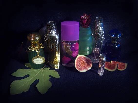 Rare Sapphires Avon pro ženy