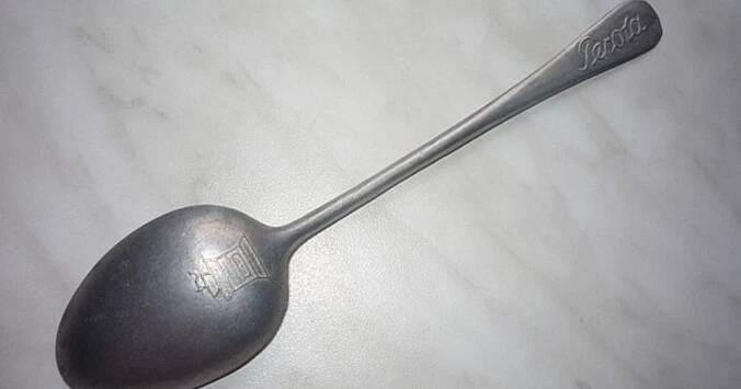 Spadla vám lžička na zem? Neuvěříte, co to znamená podle starých pověr. Řídily se tím i naše babičky a vždy se to vyplnilo. Na toto si dejte pozor