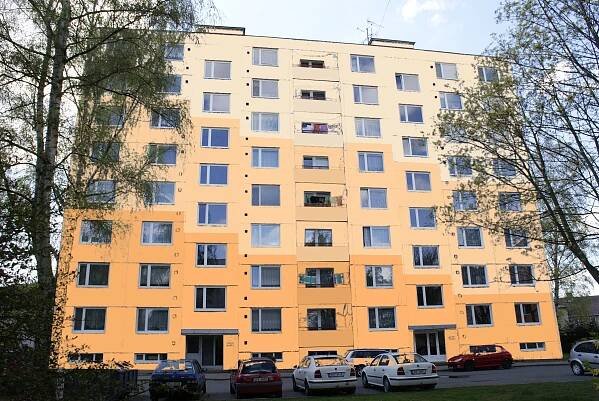 Vizualizace fasády - panelový dům Choceň - Váš barevný domov - tónovací studio | tapety, fasádní barvy, samolepky, dekorace