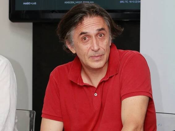 Premiéra pohádky Zakletá jeskyně: Herec z Harryho Pottera v roli krále i princ na premiéře o berlích - VIPshow