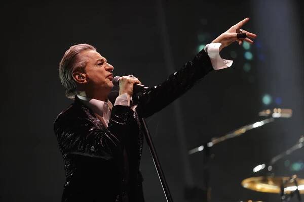 RECENZE: Vykračování z komfortní zóny Depeche Mode sluší