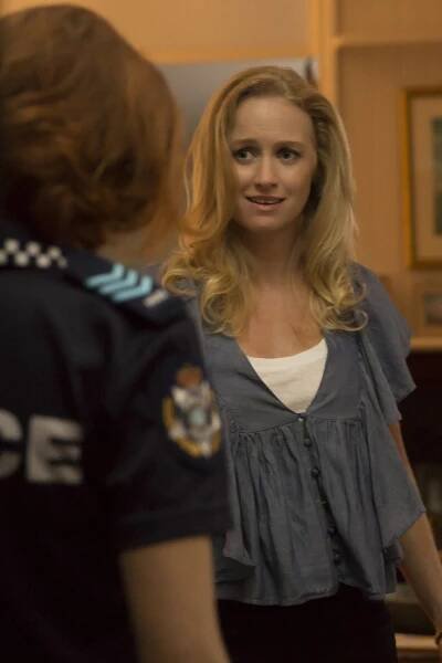 Harrow - Aurum Potestas Est - Z filmu - Anna Lise Phillips