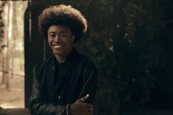 Rozhovor s herci: Quincy Fouse | Legacies (Odkaz) | Novinky, zajímavosti a tipy ze světa seriálů a filmů | Edna.cz
