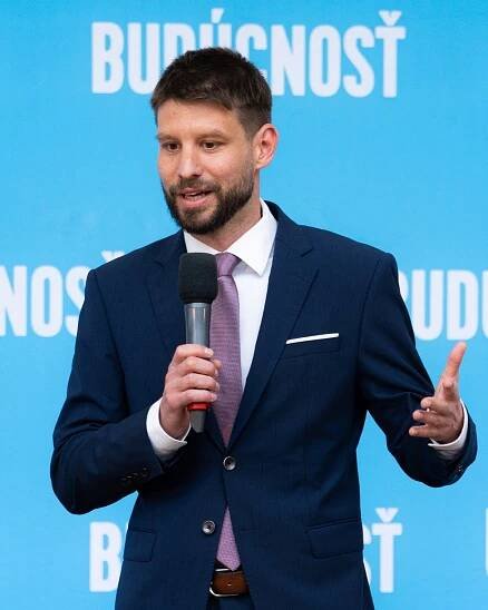 Soubor:Michal Šimečka pri predstavovaní volebného programu.jpg – Wikipedie