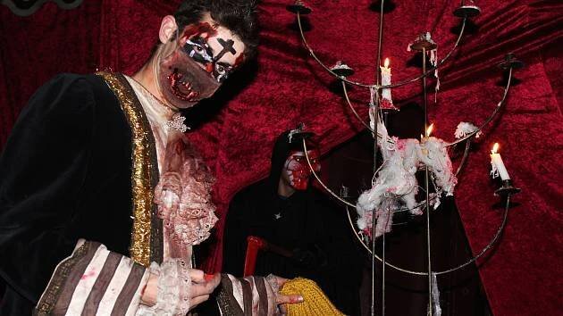 Hororový cirkus nabízí unikátní show. Nechybí ani klaun Pennywise