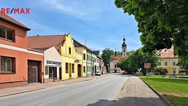 Prodej obchodních prostor 66 m², Borovany | Reality RE/MAX