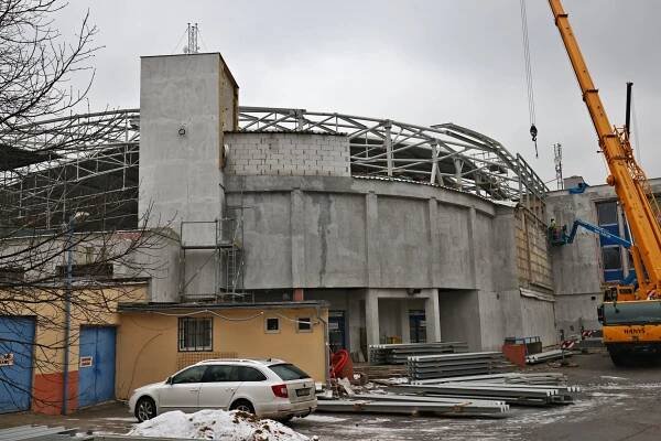 Instalace konstrukce střechy - kladenskyzimak.cz