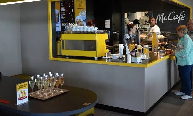 U dálnice D1 už voní hamburgery. McDonald’s na odpočívadle v Mořicích otevřel