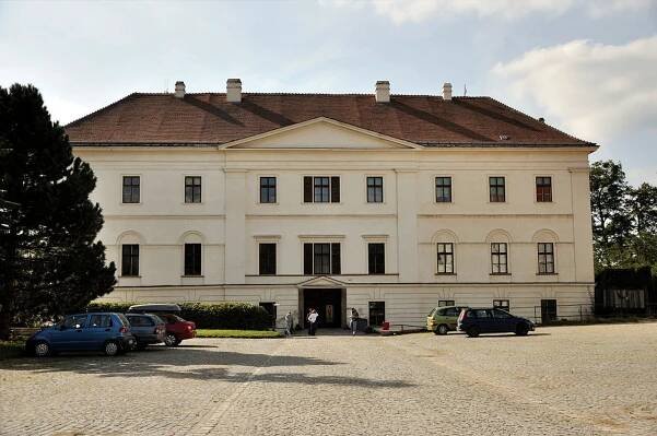 Soubor:Zámek, Rosice.JPG – Wikipedie