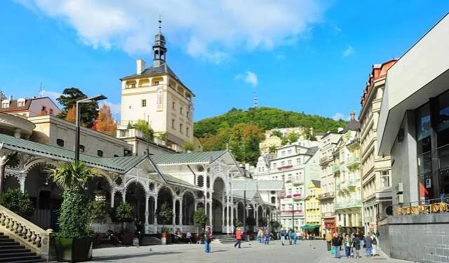 rande Karlovy Vary vřídlo