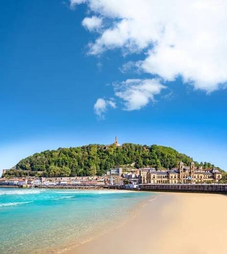 san sebastian playa de la concha pláž a panorama v gipuzkoa, baskicko španělsko - san sebastián - stock snímky, obrázky a fotky