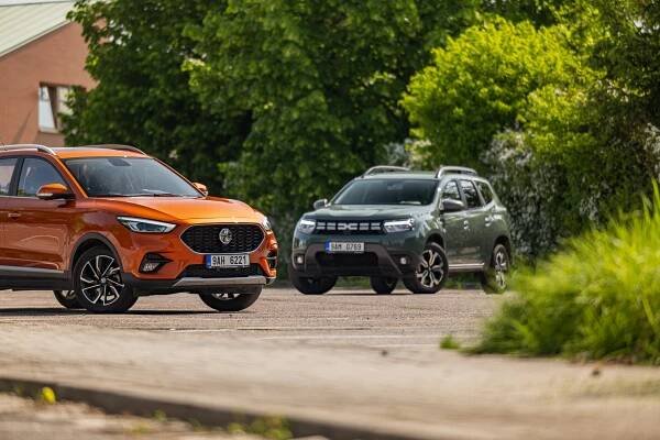 Má se Dacia začít bát? Bestseller Duster proti čínskému vyzyvateli MG ZS v souboji dostupných SUV