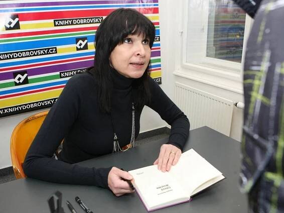 OBRAZEM. Simona Monyová představila novou knihu