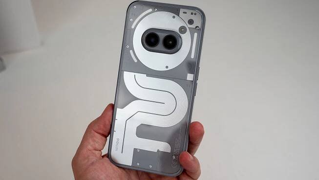 Nothing rozšiřuje Android 15 na telefon 2a Plus