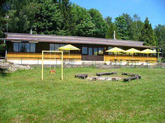 Sportovní areál YC Pardubice - sečská přehrada (ubytování)