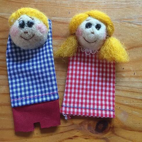 Wake up, Zora! (mesh finger puppets)