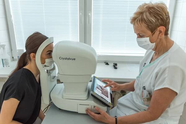 Oční oddělení Kroměřížské nemocnice pořídilo nové přístroje pro diagnostiku