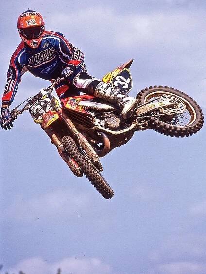 MXA RETRO TEST: JEZDÍME HONDU CR2003 MICHAELA BYRNEHO 125 - Motokrosový akční časopis