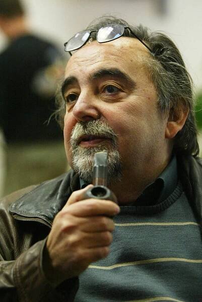 Dušan Klein: *27.6.1939 – †9.1.2022, český filmový a televizní režisér a scenárista
