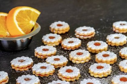 ANKETA: Nejoblíbenějším cukrovím Čechů je linecké a vanilkové rohlíčky