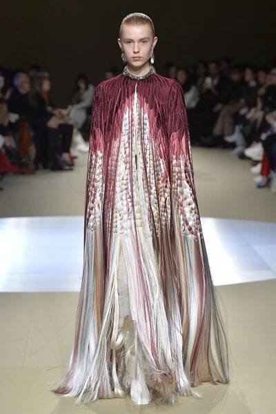 Alexander McQueen představil svou kolekci FW 2018 inspirovanou džunglí | LP-Life.cz