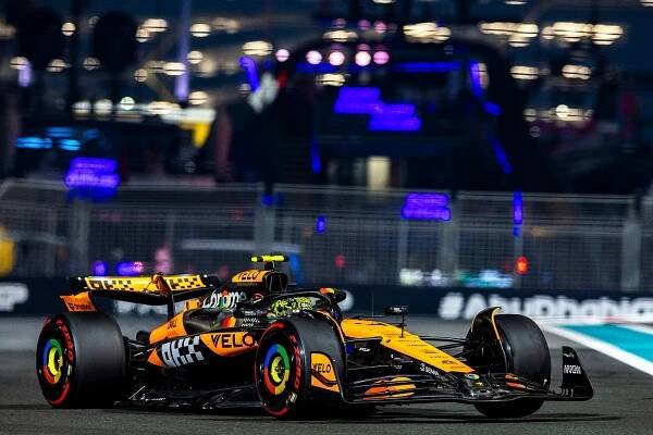 GALÉRIA: McLaren získal vytúžený pohár. Záver sezóny sa niesol v znamení rozlúčky Hamiltona