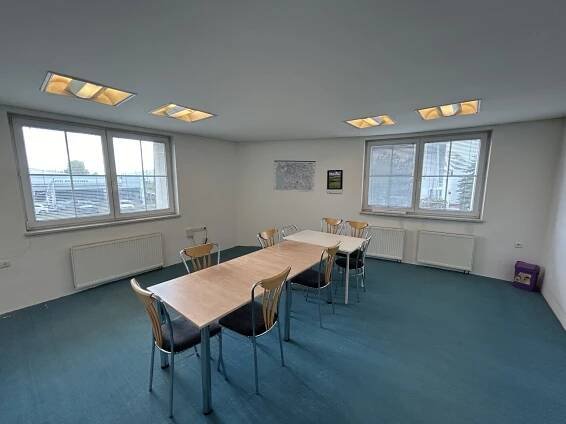 Pronájem skladového prostoru 450 m², Hradec Králové