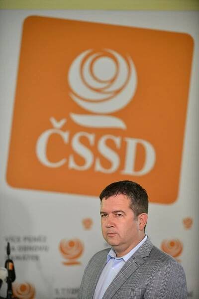 Ode dna do propadliště dějin? Tradiční levice zoufale bojuje o voliče nejen v Česku