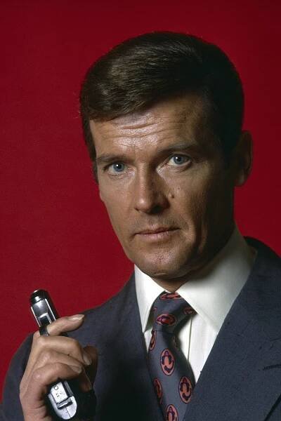 Roger Moore (89) už je v hereckém nebi: Takový fešák byl ještě předtím, než začal hrát Bonda