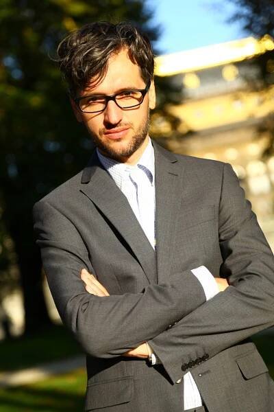 Adam Gebrian: Má se Praha bát? - Material Times