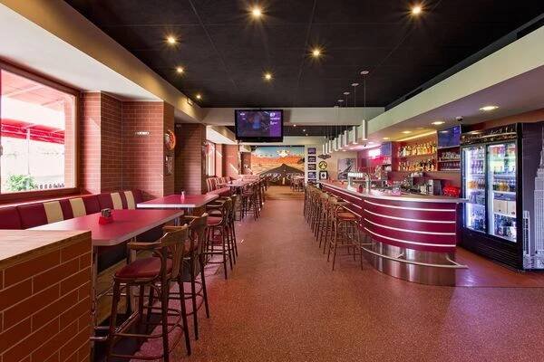 SALOON PUB foto 1