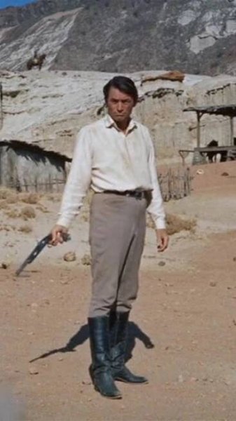 Gregory Peck, Chuck Connors uses a duelling pistol. Burl Ives. The Big Country (1958). William Wyler