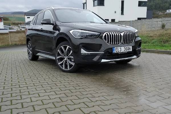 BMW X1 xDrive25e (2020) výbava a cena
