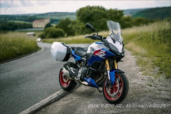 BMW F 900 XR | Katalog motocyklů a motokatalog na Motorkáři.cz