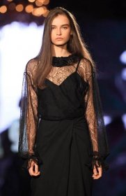 Celosvětovou vítězkou Elite Model Look se stala šestnáctiletá Češka Amélie Konšelová