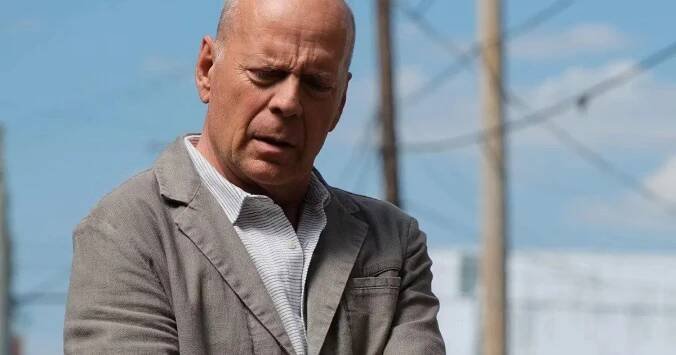 Bruce Willis na tom není dobře. Slavný herec trpí frontotemporální demencí