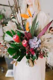 Neobvyklé kytice nevěst - výběr fotografií