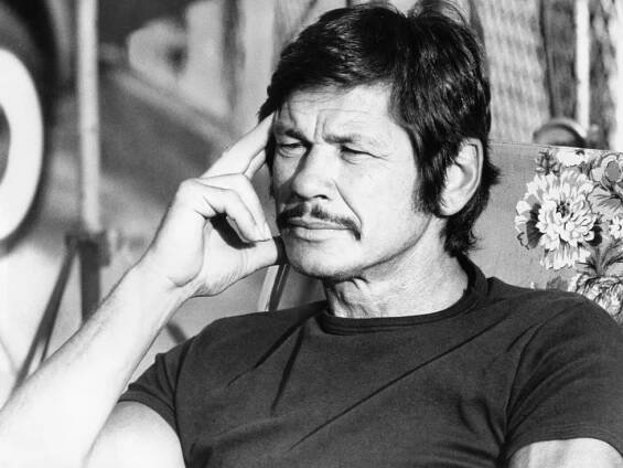 Těžké dětství slavných: Bronson dřel od 12 let v dolech! Byli tak chudí, že musel nosit šaty sester