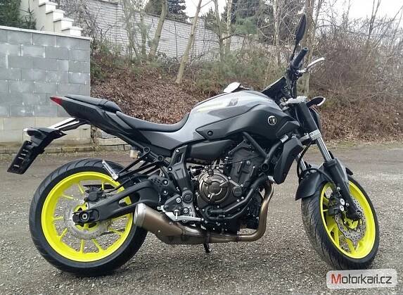 Yamaha MT-07 uživatele pupik. - | Motorkáři.cz