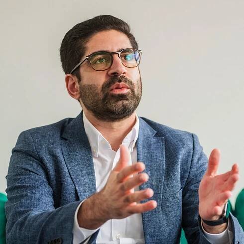 Deutschlandticket: Verkehrsminister Mansoori fordert Preismechanismus