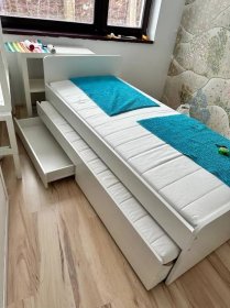 Rozkládací postel s úložným prostorem IKEA - Ložnice