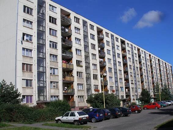 Soubor:Mimoň - panelák.JPG – Wikipedie