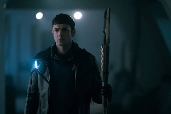 Star Trek: Podivné nové světy - Všichni na cestách - Z filmu - Ethan Peck