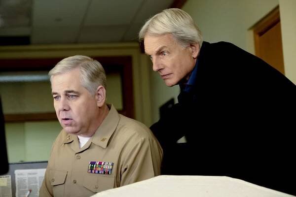 Námořní vyšetřovací služba - Temná tajemství - Z filmu - Patrick Labyorteaux, Mark Harmon