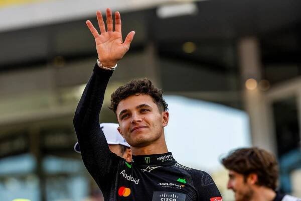 GALÉRIA: McLaren získal vytúžený pohár. Záver sezóny sa niesol v znamení rozlúčky Hamiltona