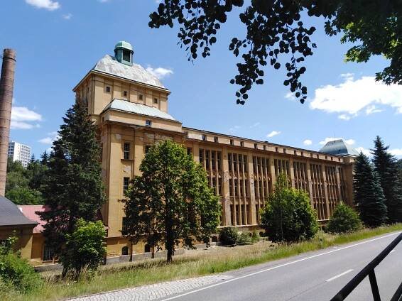 Je libo panské sídlo? Seba Tanvald… – Dotace oprav dům po babičce