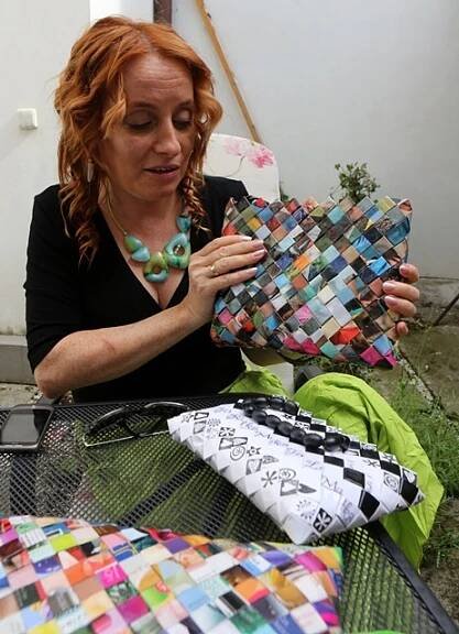 Monika Brýdová věnovala pro veletrh kabelku vlastní výroby