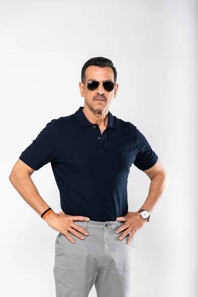 Akshay Pawar - Producer | Photographer | Cinematographer - Ronit Roy