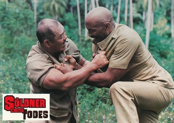 Harold Sakata, Woody Strode - Nájezdníci zbloudilého pozlátka - Fotosky