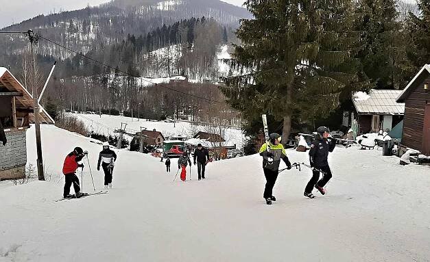 Lyžařská sezona je v plném proudu. V sobotu se lyžovalo také ve areálu SkiArmáda v Dolní Lomné.